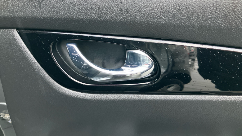 Nissan Qashqai 1.3 DiG-T 160 [157] Acenta Premium 5dr DCT Petrol Hatchback